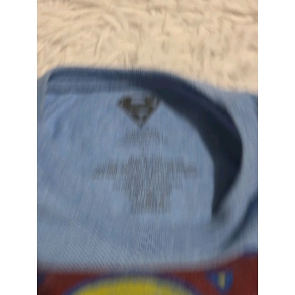 Superman Distressed Logo DC Men's size Large Heather Blue, Yellow, Red T-Shirt - Picture 6 of 7